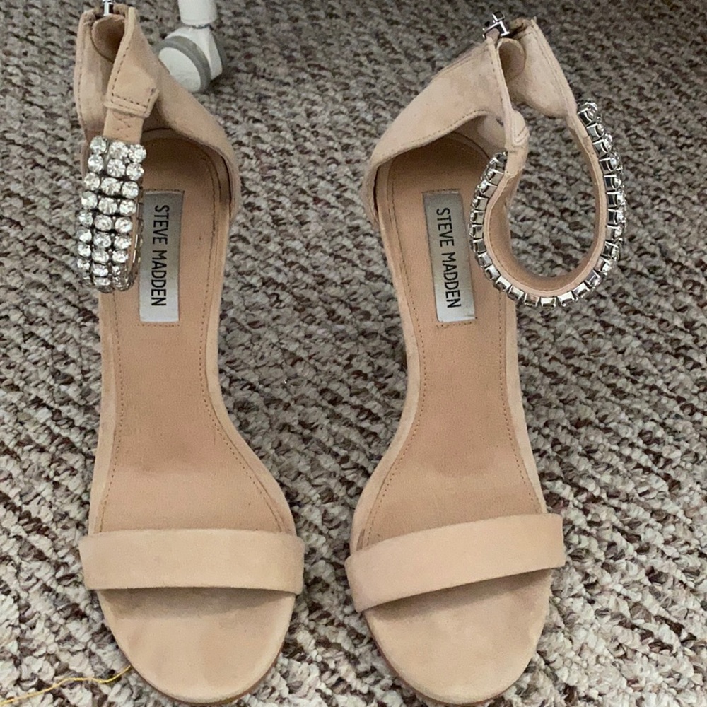 Steve Madden nude heels